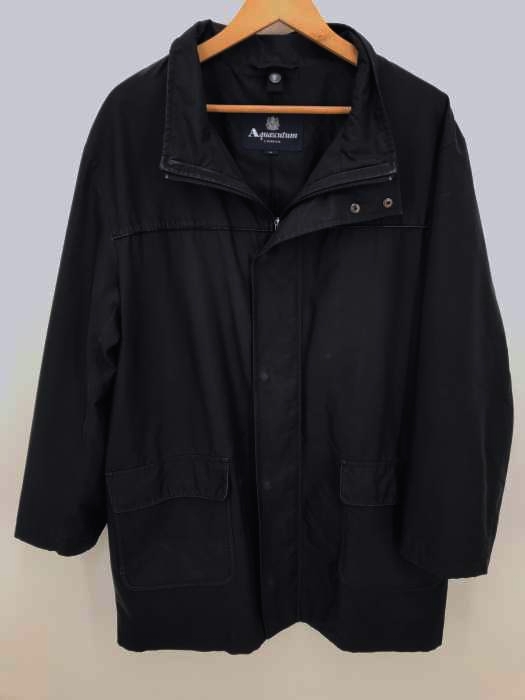 AQUASCUTUM（アクアスキュータム） アマレッタ素材 中綿スタンドカラーコート メンズ アウター