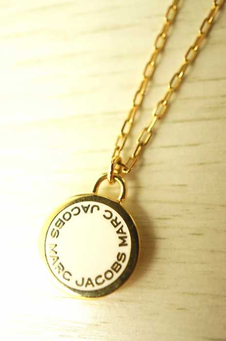 MARC JACOBS （マークジェイコブス） ENAMEL LOGO DISC ネックレス レディース アクセサリー