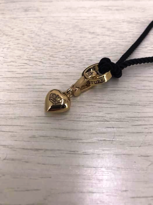 JUICY COUTURE（ジューシークチュール） ゴールドハートチャームネックレス レディース アクセサリー