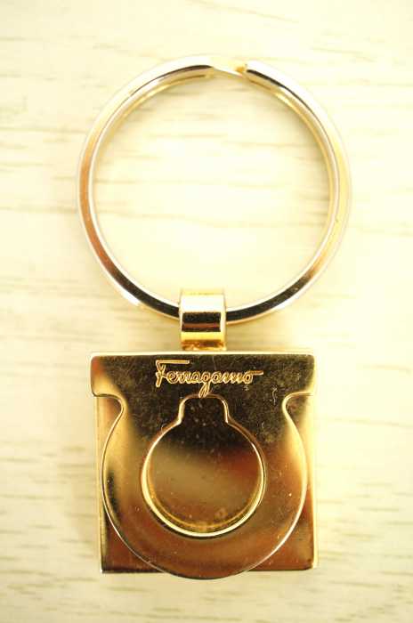 Salvatore Ferragamo （サルヴァトーレフェラガモ） ロゴキーリング　チャーム レディース アクセサリー