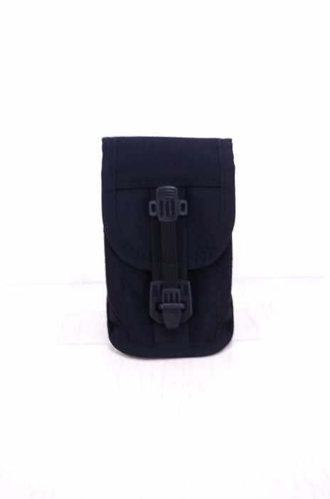 RESISTANT（レジスタント） ナイロンスマートフォンホルダー メンズ ファッション雑貨