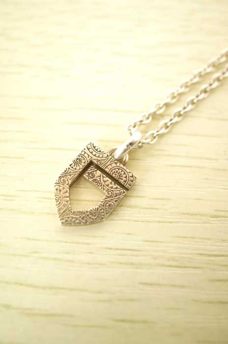 GARNI (ガルニ) Vine Pattern G Pendant ペンダント GN07008 メンズ アクセサリー