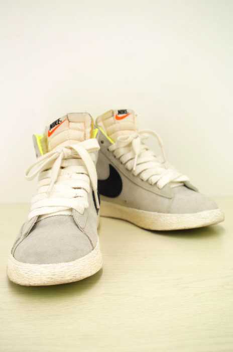 NIKE (ナイキ) WMNS BLAZER MID SUEDE VNTG スニーカー レディース シューズ