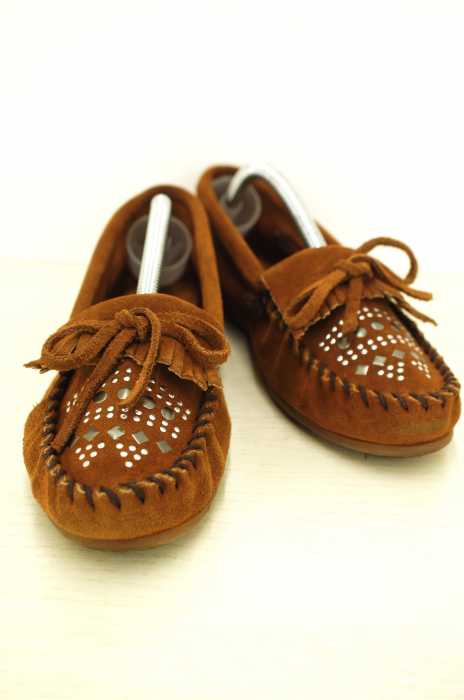 Minnetonka (ミネトンカ) スタッズ付きモカシンシューズ レディース シューズ