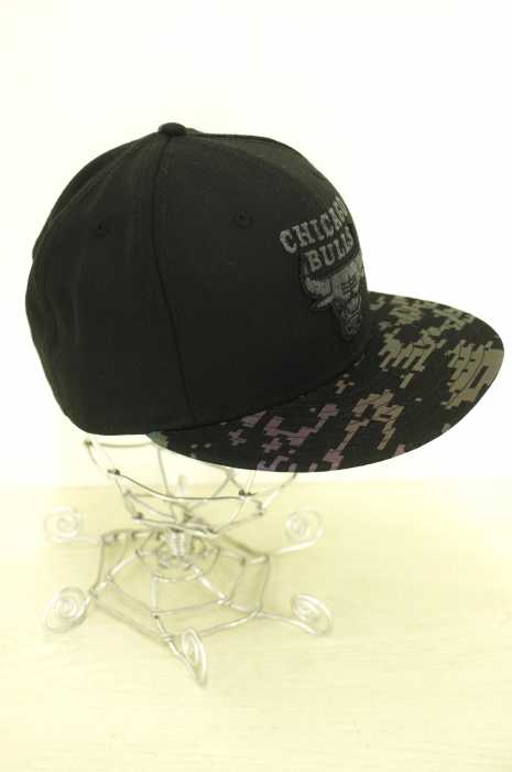 NEW ERA （ニューエラ） ベースボールキャップ　CHICAGO BULLS刺繍　NY ツバ幾何学模様 メンズ 帽子