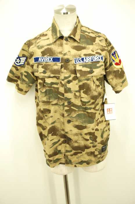 AVIREX（アヴィレックス） パッチ付きカモ柄シャツ メンズ トップス