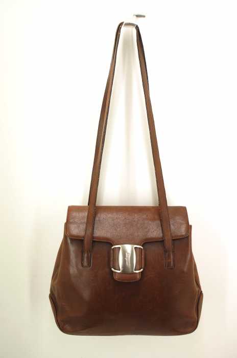 Salvatore Ferragamo （サルヴァトーレフェラガモ） ヴァラ金具 ショルダーバッグ レディース バッグ