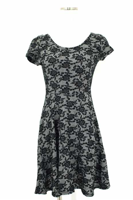 FOREVER 21 （フォーエバー21） 花総柄ノースリーブチュニックワンピース レディース トップス
