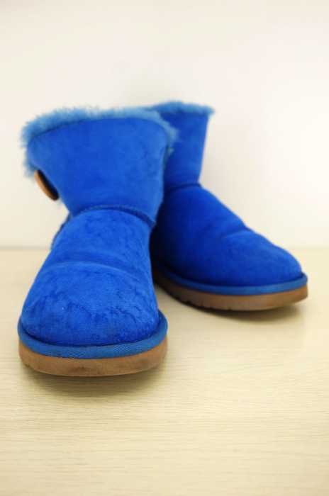 UGG (アグ) 3352 ムートンブーツ ミニ ベイリーボタン レディース シューズ