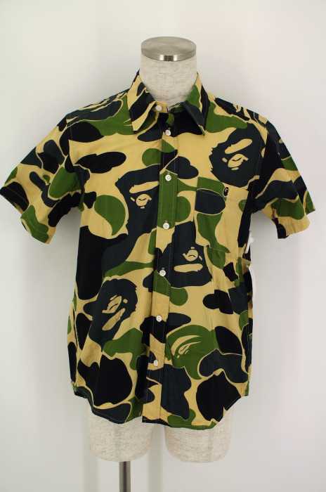 A BATHING APE （アベイシングエイプ） カモフラ柄半袖ボタンシャツ メンズ トップス
