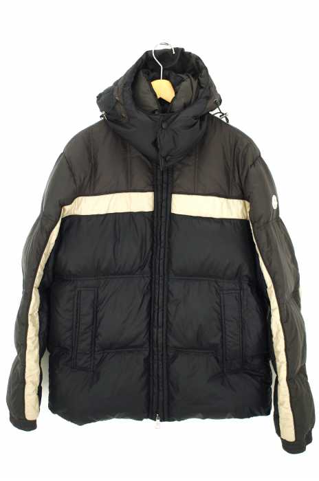 MONCLER（モンクレール） フード付き フルジップ ダウンジャケット ペッパージャパンコーポレーション メンズ アウター
