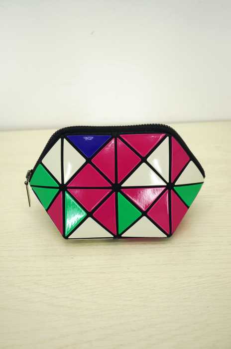 BAO BAO ISSEY MIYAKE(バオバオイッセイミヤケ) マルチカラーポーチ レディース ファッション雑貨