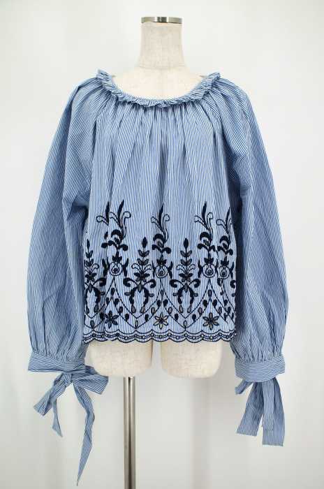 ZARA TRF （ザラティーアールエフ） ストライプ柄刺繍入りスカラップ レディース トップス