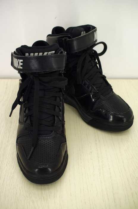 NIKE （ナイキ） WMNS AIR REVOLUTION SKY HI レディース シューズ