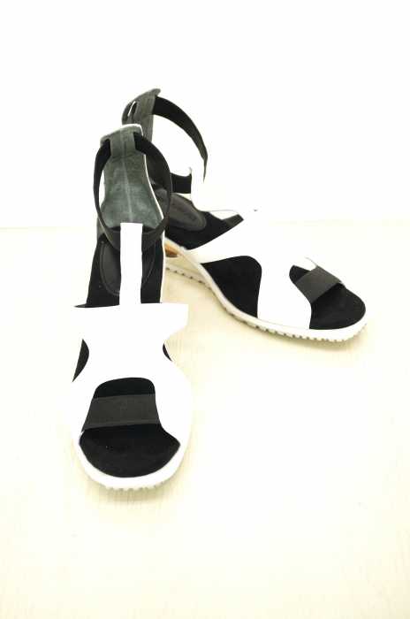 PLEATS PLEASE ISSEY MIYAKE （プリーツプリーズイッセイミヤケ） vibramソール シルバーウッドサンダル レディース シューズ