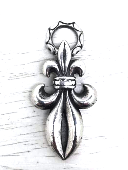 Shins Sculpture（シンズスカルプチャー） クロス シルバー ペンダント