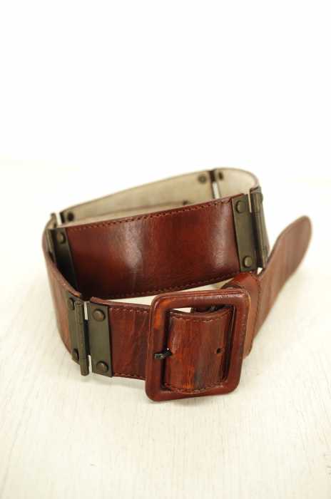 ISSEY MIYAKE（イッセイミヤケ） 蝶番デザインレザーベルト レディース