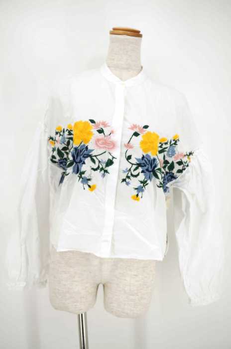 ZARA trafaluc（ザラトラファルック） 花刺繍バンドカラーブラウス レディース トップス