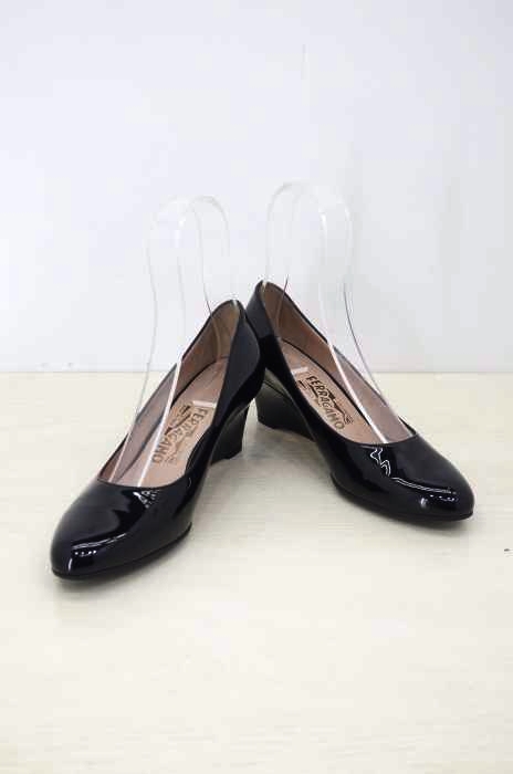 Salvatore Ferragamo（サルヴァトーレフェラガモ） パテント ヒールパンプス レディース シューズ