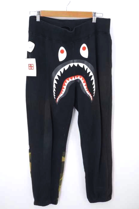 A BATHING APE（アベイシングエイプ） 1st CAMO SHARK SWEAT PANTS ファーストカモ シャーク スウェットパンツ メンズ パンツ
