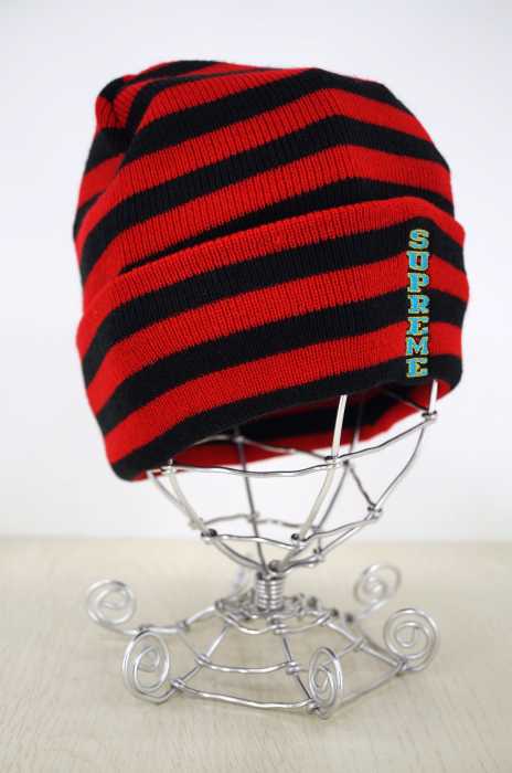 Supreme （シュプリーム） Vertical Logo striped Beanie メンズ 帽子