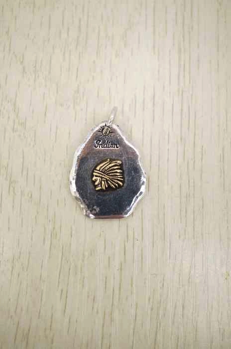 INDIAN MOTORCYCLE（インディアンモーターサイクル） K18 STERING たたきペンダントトップ メンズ アクセサリー