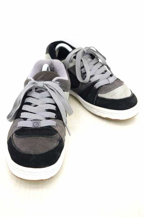 BEAMS × es （ビームスエス） 別注 ACCEL OG スニーカー メンズ シューズ