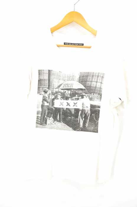 GOD SELECTION XXX（ゴッドセレクショントリプルエックス） クルーネックプリントTシャツ メンズ トップス