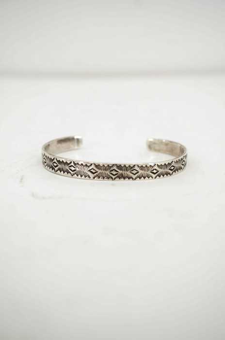 STERLING（スターリング） INDIAN JEWELRY NAVAJO Geneva Ramone 作 シルバーバングル メンズ アクセサリー
