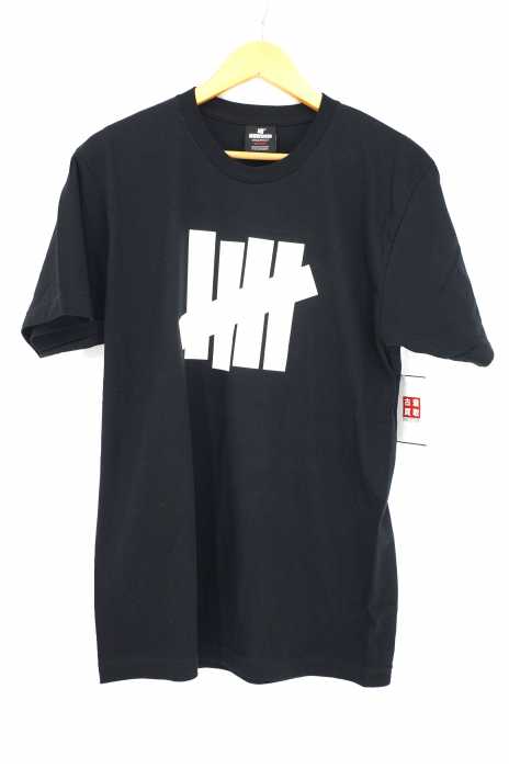UNDEFEATED (アンディフィーテッド) ビッグロゴプリントTシャツ メンズ トップス
