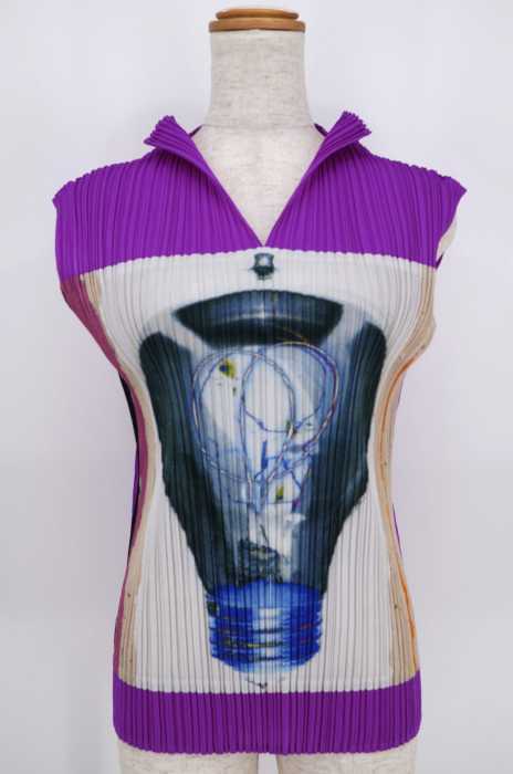 PLEATS PLEASE ISSEY MIYAKE （プリーツプリーズイッセイミヤケ） プリーツ ノースリーブ 　柄 レディース トップス
