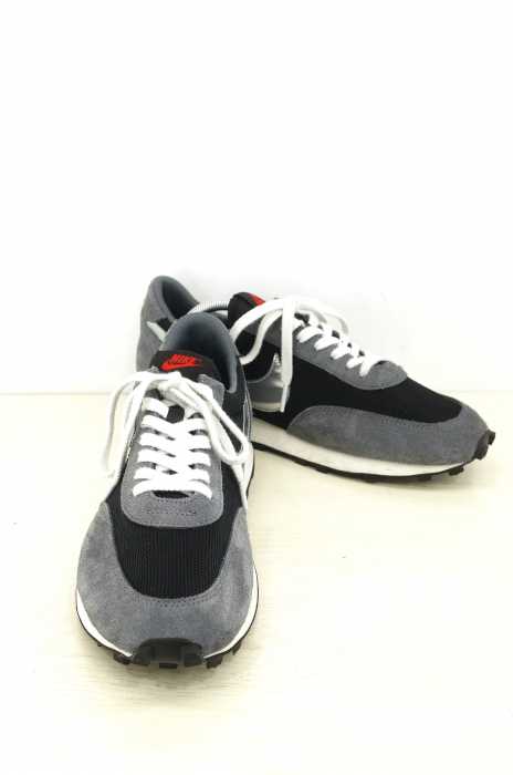 NIKE （ナイキ） Metallic Silver デイブレイク メンズ シューズ