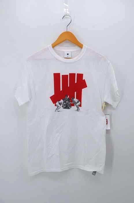 UNDEFEATED(アンディフィーテッド) 相撲フォトプリントTシャツ メンズ トップス