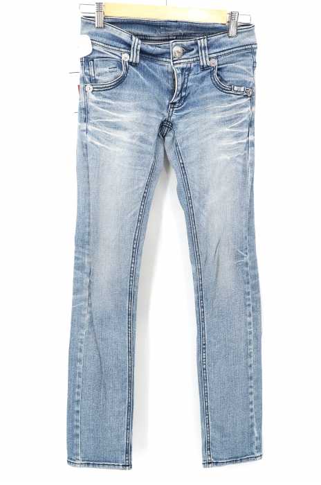 BURBERRY BLUE LABEL（バーバリーブルーレーベル） ジップフライデニムパンツ レディース パンツ