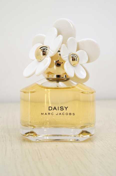 Marc by Marc Jacobs （マークバイマークジェイコブス） DAISY　フラワーモチーフ　香水 50ml レディース ファッション雑貨