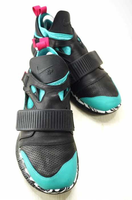 NIKE （ナイキ） FREE HUARACHE CARNIVORE SP フリー ハラチ カーナヴォア スペシャル メンズ シューズ