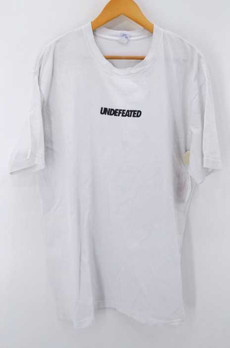 UNDEFEATED (アンディフィーテッド) ロゴプリント TEE メンズ トップス