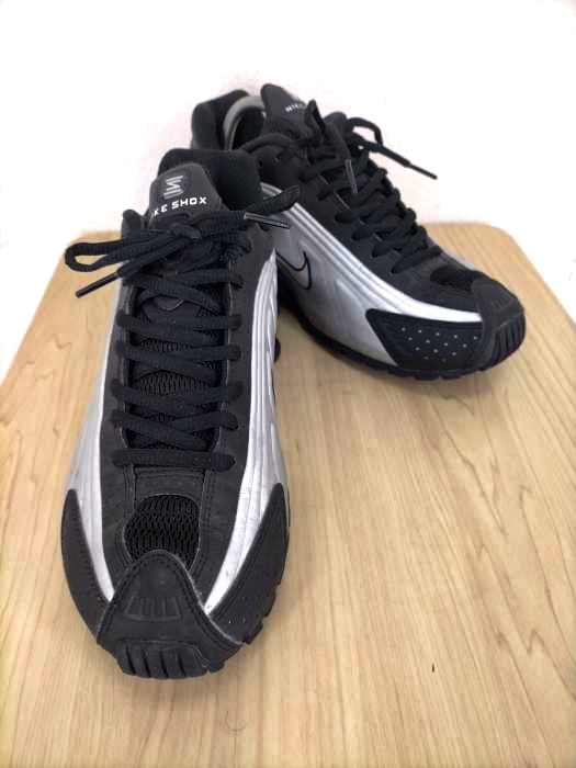 NIKE（ナイキ） SHOX R4 BLACK/BLACK-MTLC SLVR-WLF GRY メンズ シューズ