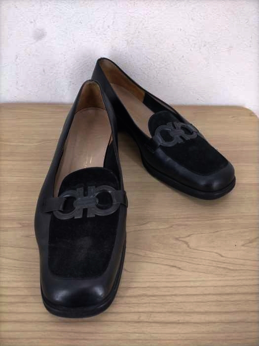 Salvatore Ferragamo（サルヴァトーレフェラガモ） スウェードローファー レディース シューズ