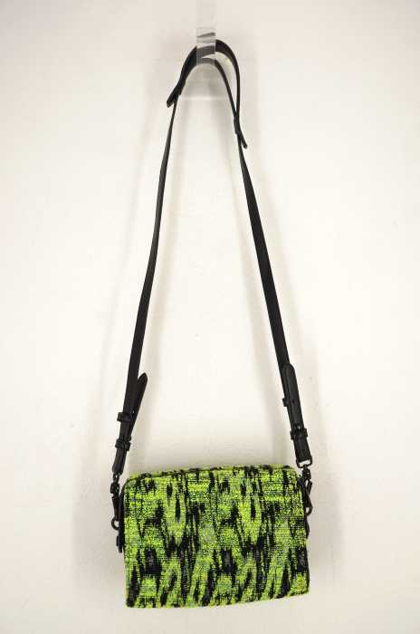 CHARLES & KEITH(チャールズキース) 総柄ショルダーバッグ レディース バッグ