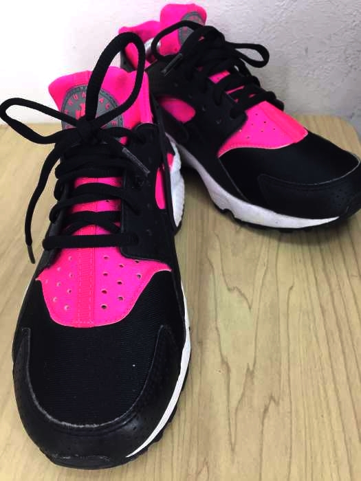 NIKE（ナイキ） WMNS AIR HUARACHE RUN エアハラチ レディース シューズ
