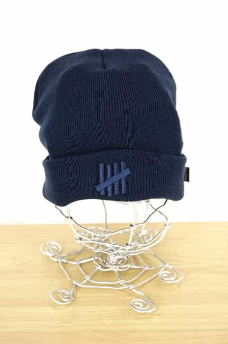 UNDEFEATED (アンディフィーテッド) ロゴ刺繍ニットキャップ メンズ 帽子
