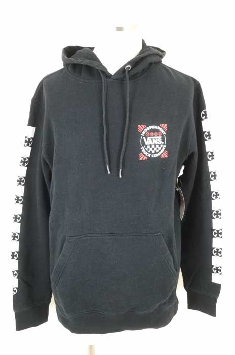 VANS × INDEPENDENT （バンズインディペンデント） スリーブプリントプルオーバーパーカー メンズ トップス
