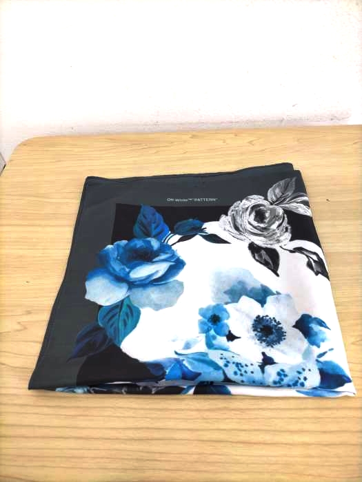 OFF-WHITE（オフホワイト） pattern 花柄ストール ハンカチ メンズ ファッション雑貨