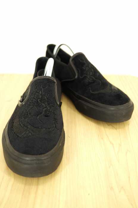 VANS × DELUXE（バンズデラックス） ベロア カンフーシューズモチーフ メンズ シューズ
