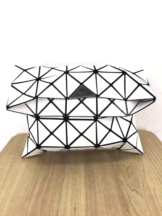 BAO BAO ISSEY MIYAKE(バオバオイッセイミヤケ) クラッチバッグ レディース バッグ