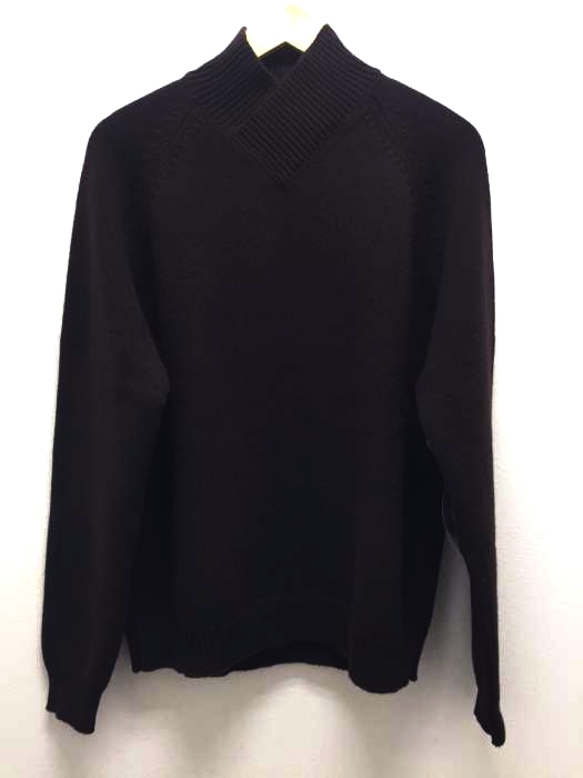 STUDIO NICHOLSON（スタジオニコルソン） FIVE GAUGE CROSSOVER FUNNEL NECK KNIT メンズ トップス