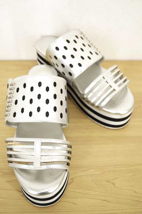 G.V.G.V. （ジーヴィジーヴィ） PERFORATED LEATHER HIGH SOLE SANDALS レディース シューズ