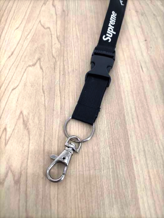 Supreme（シュプリーム） Bottle Opener Lanyard メンズ ファッション雑貨