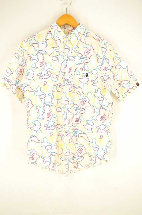 A BATHING APE （アベイシングエイプ） ネオンカモ柄シャツ レディース トップス